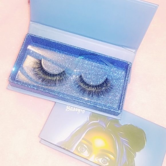 Eyelashes - Picture 2 of 2